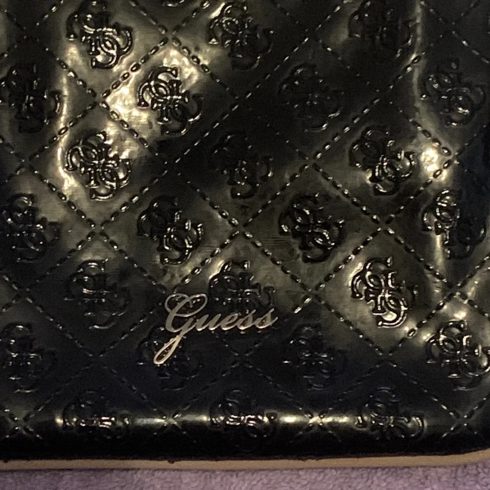 Guess Reiko Crossbody (EUC) - Picture 9 of 11